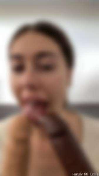 fifi_lurks image #0