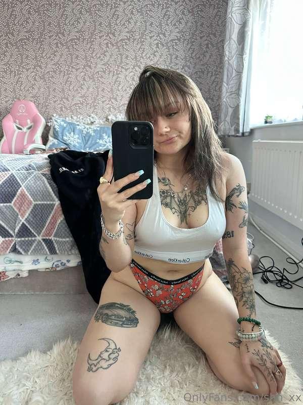 Needing someone to cheer me up 🥹🫶🏼 been feeling poorly for a..