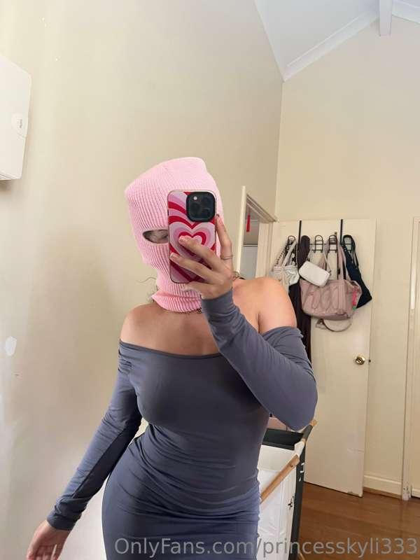 👽