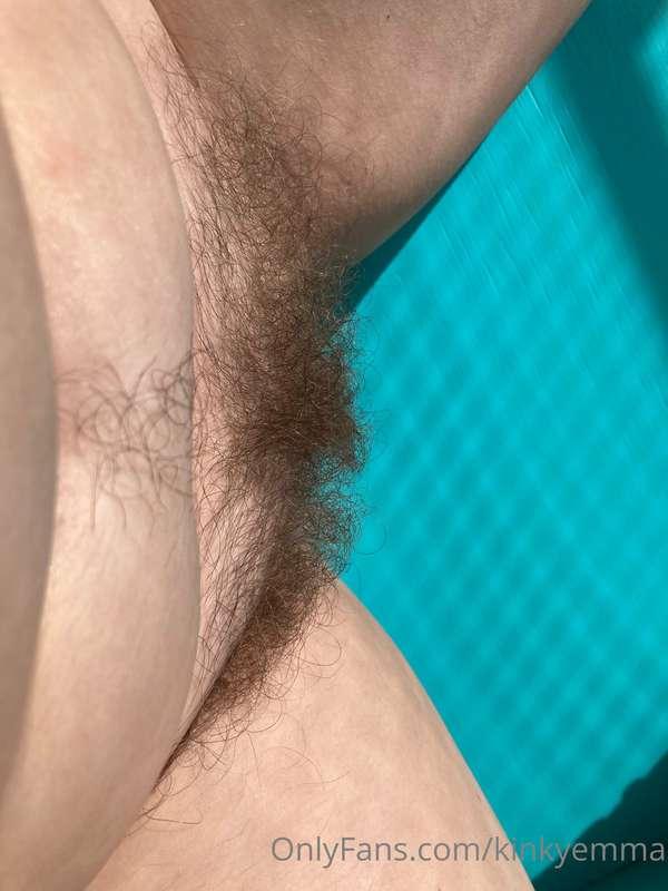The hair in focus!