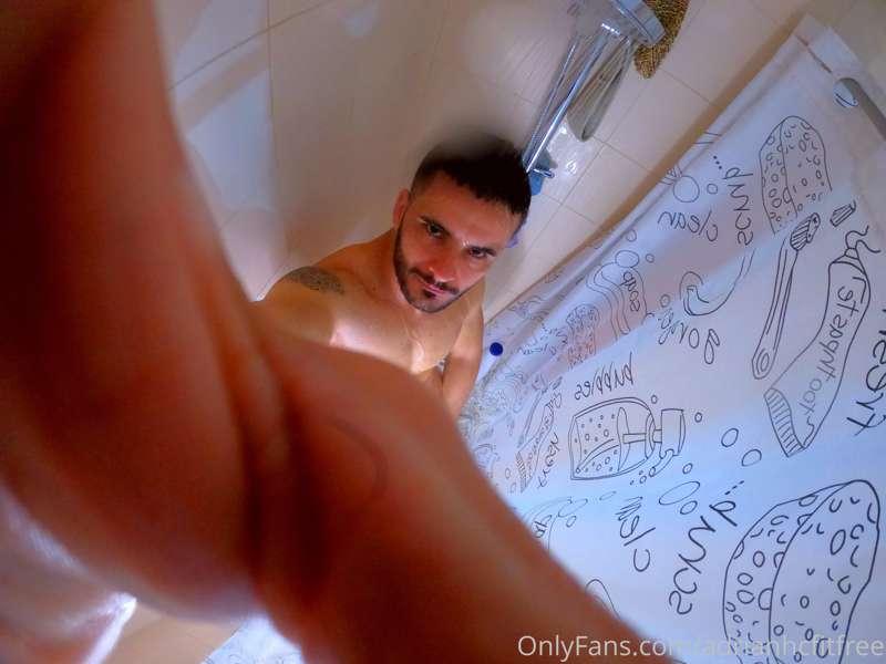 🍆🍑My first GoPro😜🚿
Https://onlyfans.com/adrianhcfit