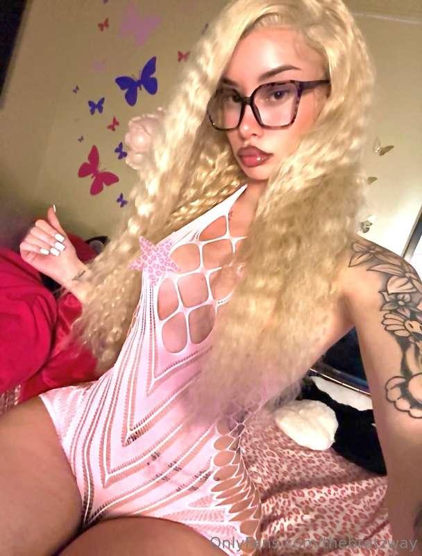 I feel extra sexy today. Do you agree? 🫦👙💅🏻