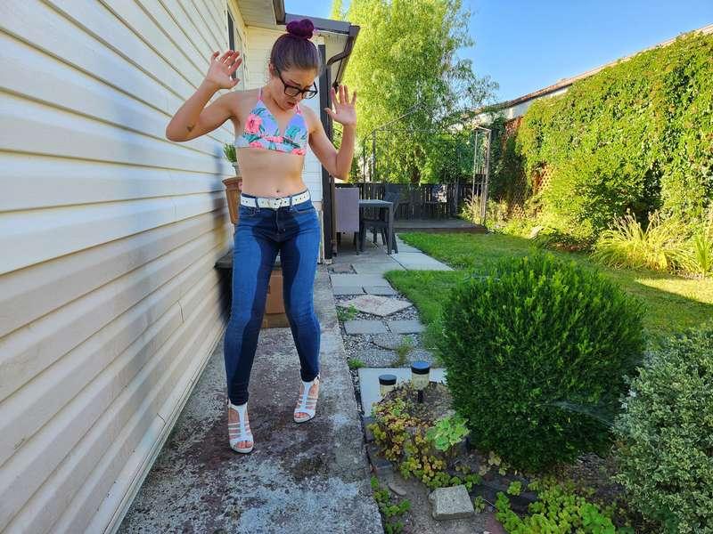 I wet my Jeans 👖 
...again
#fyp #jeans #Nerdyfaery #pee #peepants #wetting