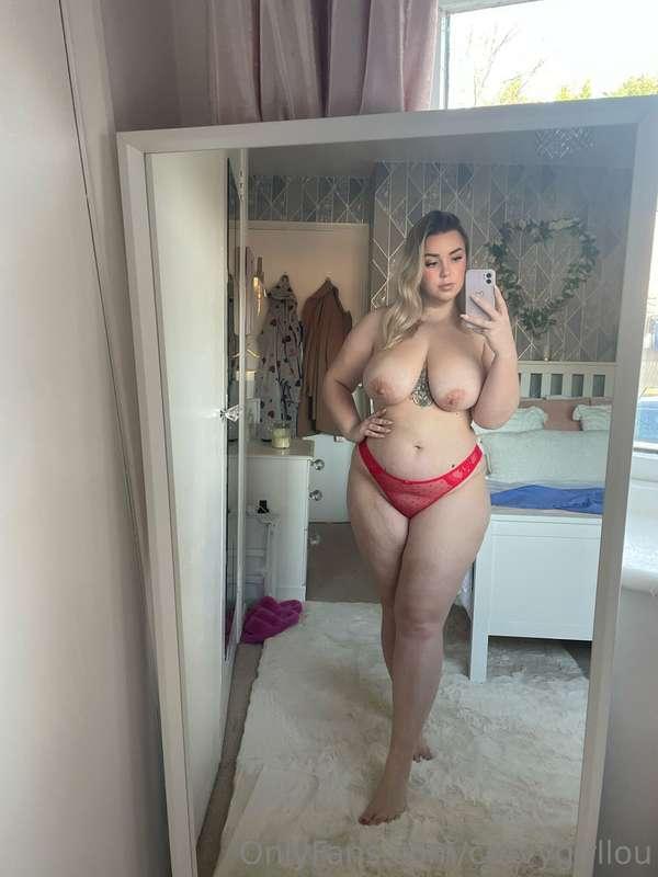 curvygirllou image #0