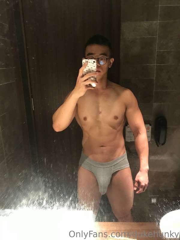 Taking a break at party 🍆💦🤤

中場休息一下🥵