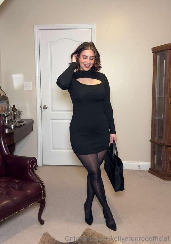 kellymonroeofficial image #0