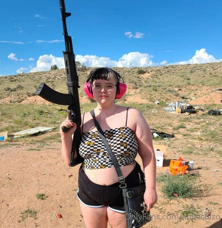 Paid onlyfans with unlocked content is just $5 this week :3