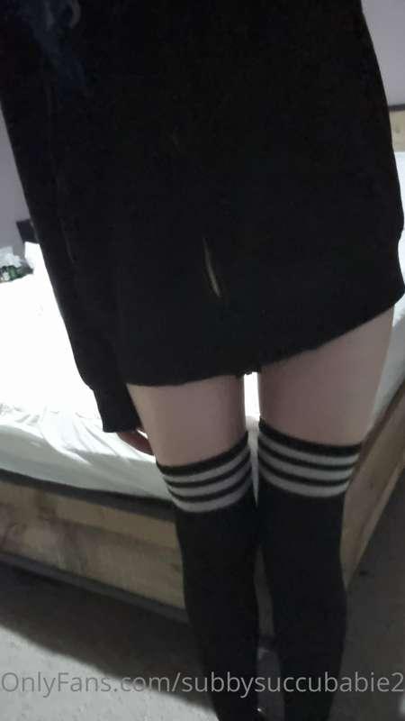 sfw post but I love my outfit 🖤