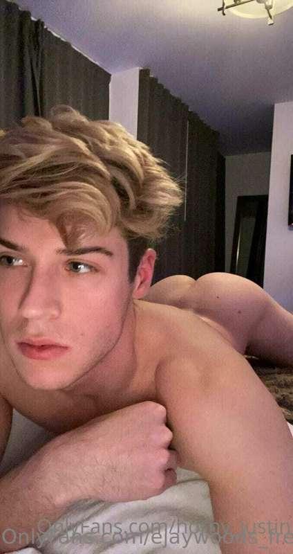 If Hercules had a twink brother then his name is @horny_just..