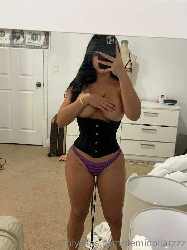 Slutty outfit deserves a slutty collection😨🔥! I tell you wha..