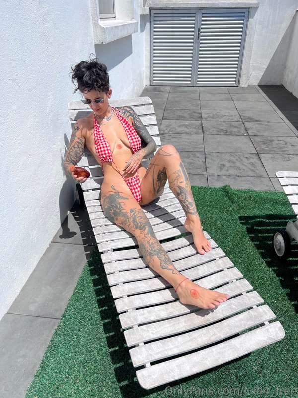 Hey babe, what are u doing?🥵 Hope jerking off looking at my ..