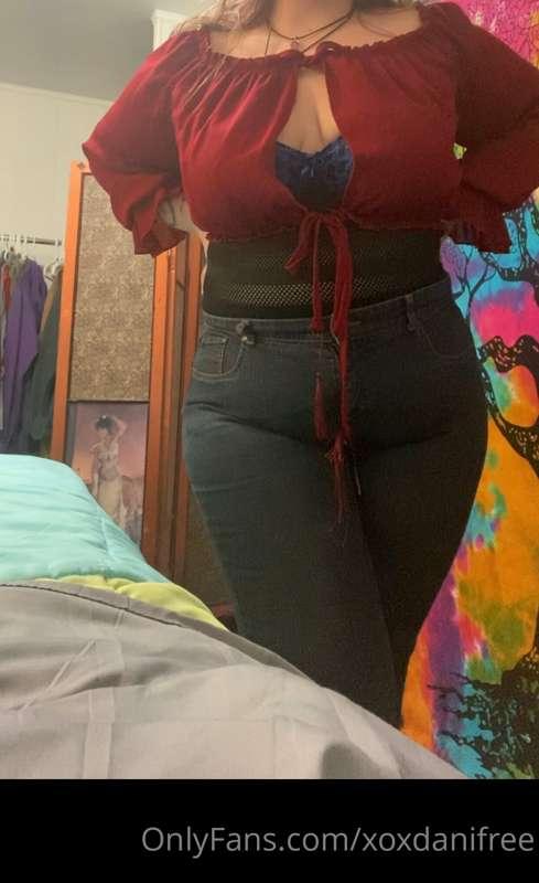 Loved how this outfit made my curves look 💕