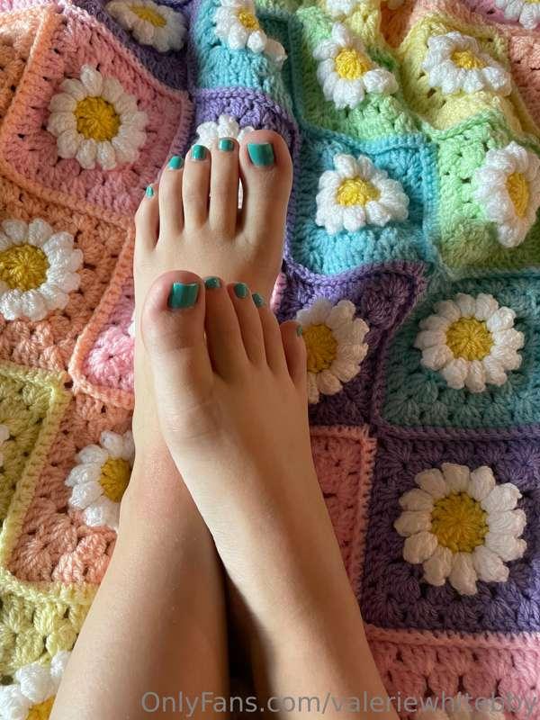 Love this color on my toes