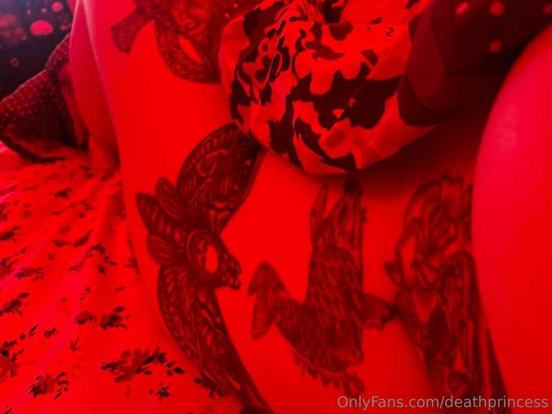 Should I post a red album🤭🤔