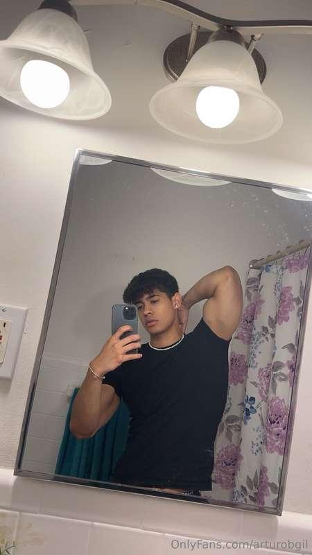 How many times a day would you go down on me? 😏