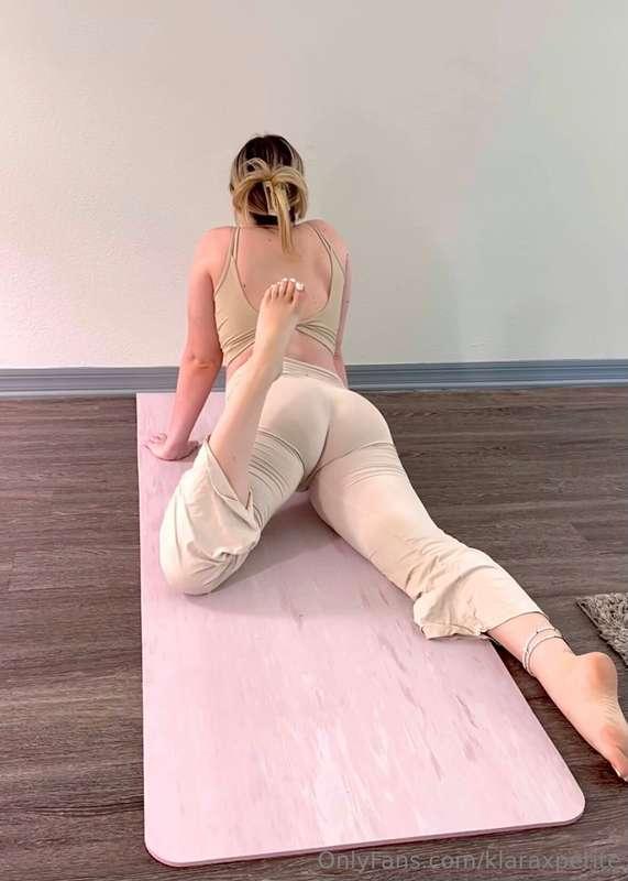 gotta stretch out before we get busy 😉
