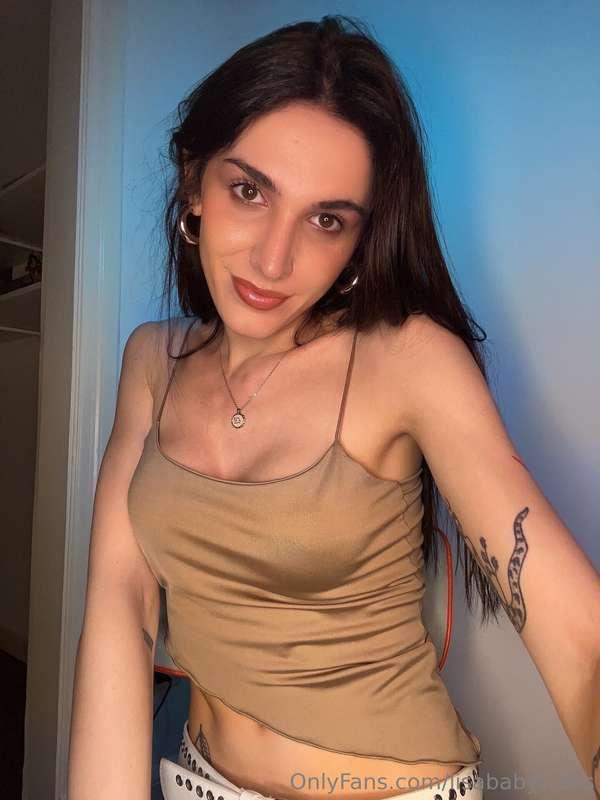 Tell me your favorite flirting tricks in the comments!