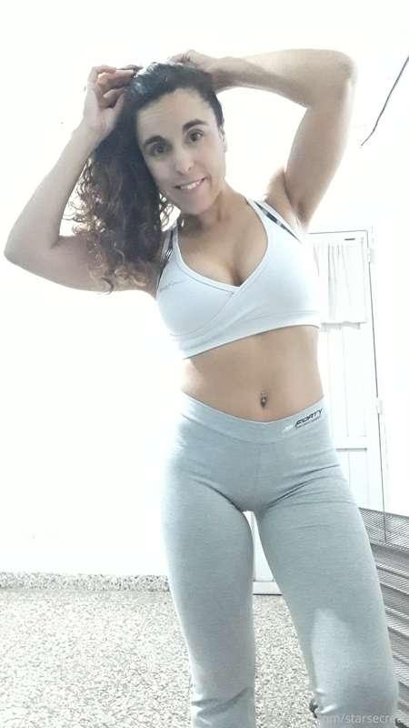 Toda entrenadita me gusta me entren tanbien¡¡ 💧💧👆🏻👆🏻😏😏😏🌈🍌🍌

..