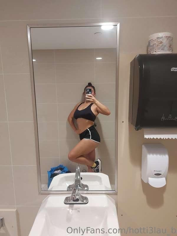 hotti3lau_b image #0