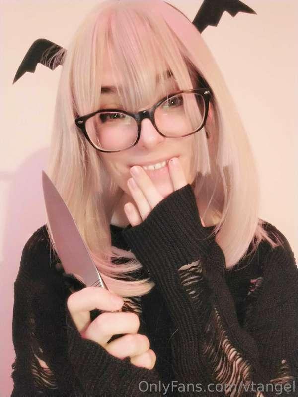 SFW selfies from twitter today and a little spicy preview fr..