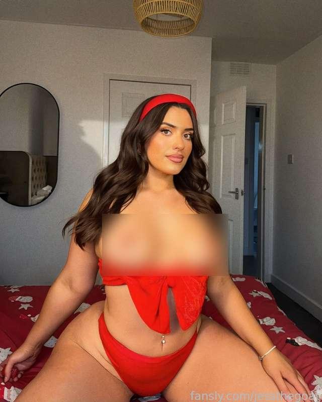 a little holiday heat just for you 🔥 🎅