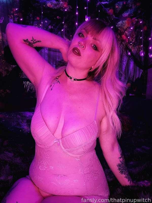 thatpinupwitch image #1