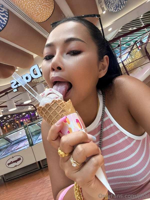 How is your tongue game? 👅