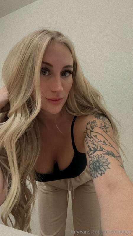 Swipe to get me fully naked 🤭