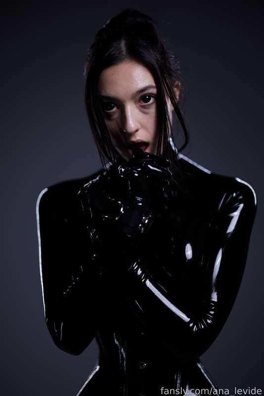 ana_levide image #395