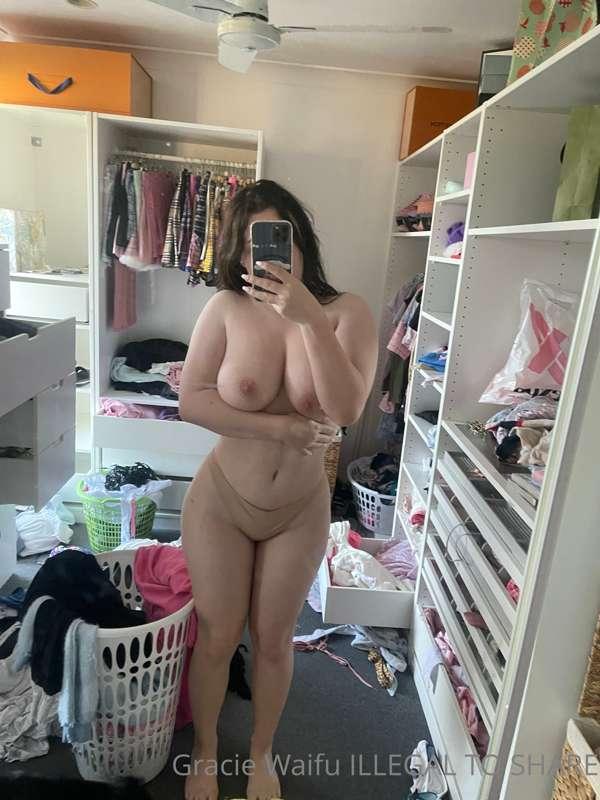 Let’s fuck in my wardrobe 😵‍💫👉👈💗