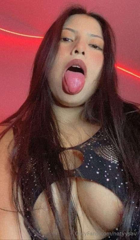 🌹🔥FREE SUBSCRIPTION🔥🌹This super squiter loves watching porn ..