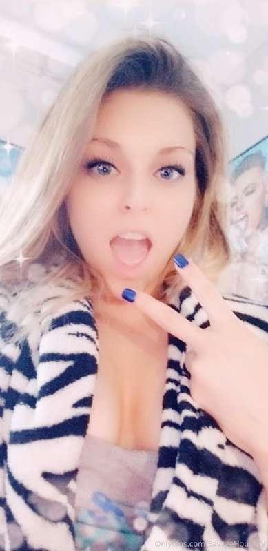 Gooood Morning Guys!! HAPPY MONDAY 🖤