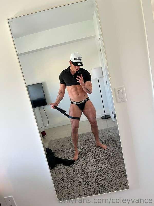 i wanna make you my lil sex slave 😈