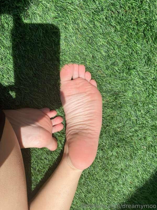 Para los fans de las patitas uwu 🔥