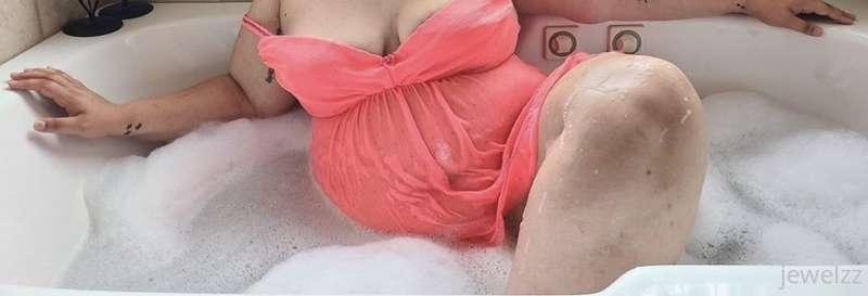 I want you to make me wetter than this bathtub 💦💦💦