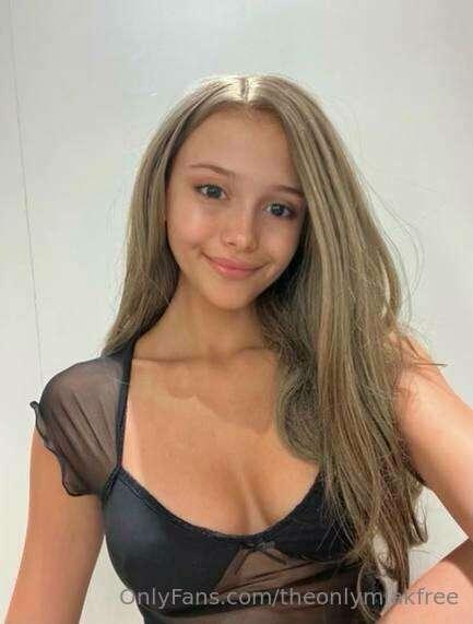 Barely legal @arianagreene1 made a secret page 💘🙈 she’s goin..