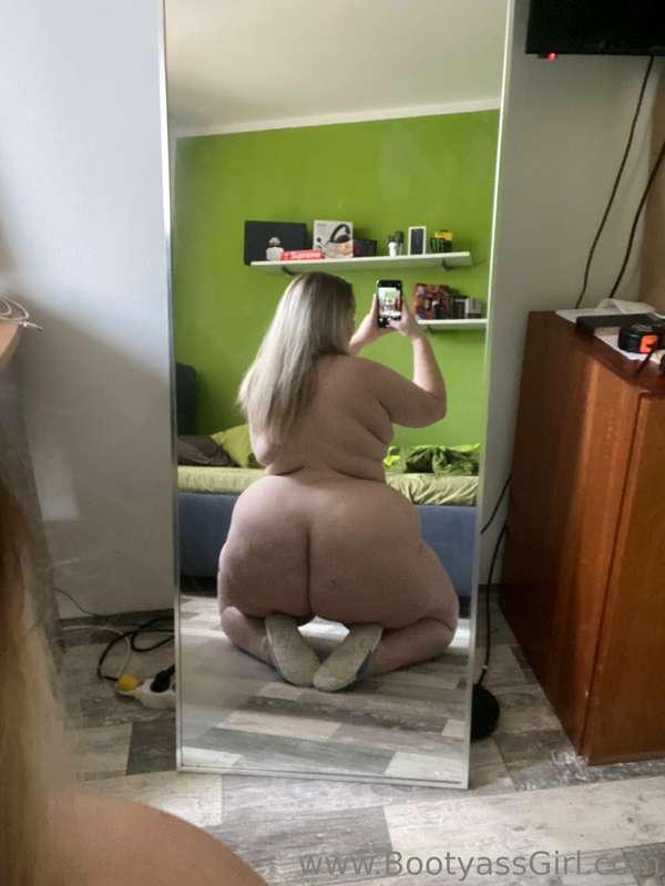 bootyassgirl image #0
