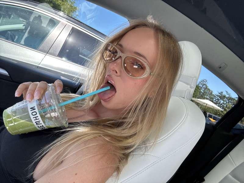 naughty things during traffic 👅