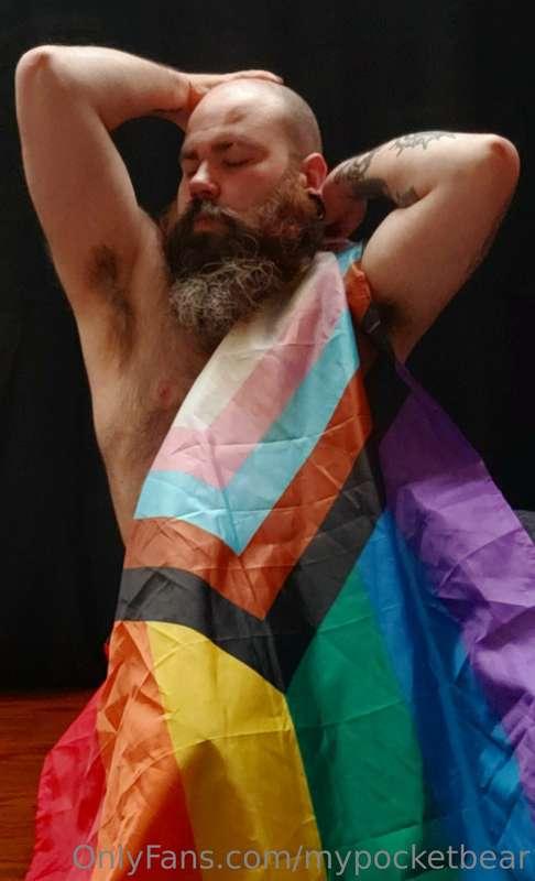 Happy Pride Month everyone 🥰🏳️‍🌈 Don't forget to love your b..