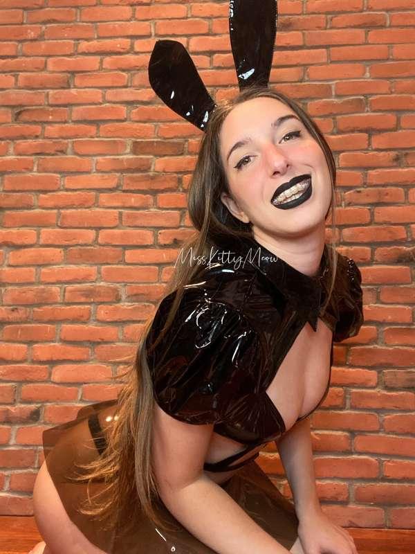 Tried a different kinda look 🐰
