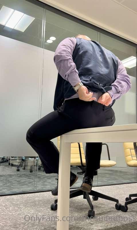 thesuitedboss image #5