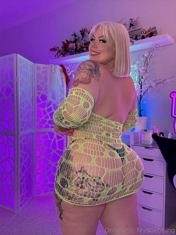Is Monday riding your ass hard? Let's make it better 🤭