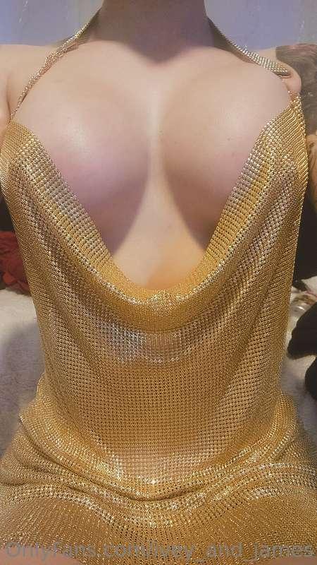 Do you like my cleavage?
