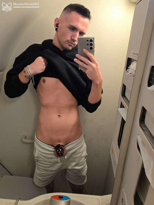 Cage check on American Airlines!🔥😈 ⚠️ A few minutes ago it t..