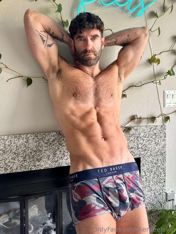 Body says it all. Now say something dirty! 😈💦