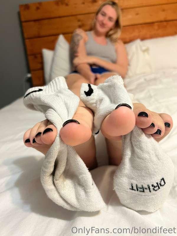 blondifeet image #3