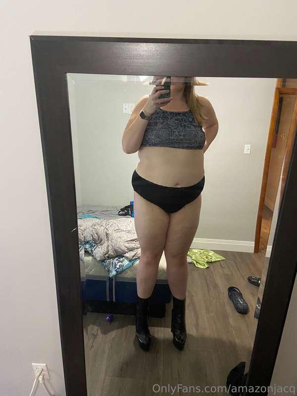 Cracking out the big heels again 🤭😈 