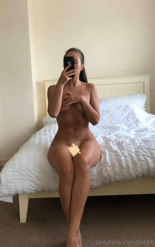 Do you like my tanline? 💕