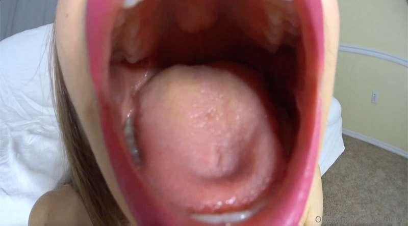 🧎🏻‍♂️ Giantess Teases You On Pussy Tongue Accidental Swallow..