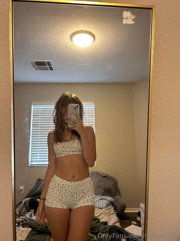 I want your eyes on me 🤤
